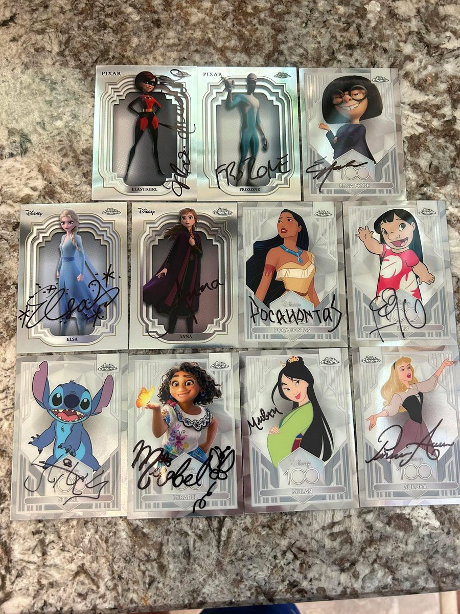 Steel City Collectibles (@scctradingcards) on Twitter photo This person gets their Topps Chrome Disney cards signed in person at the parks 👏
📸: Thomas Aitken on Facebook This person gets their Topps Chrome Disney cards signed in person at the parks 👏
📸: Thomas Aitken on Facebook