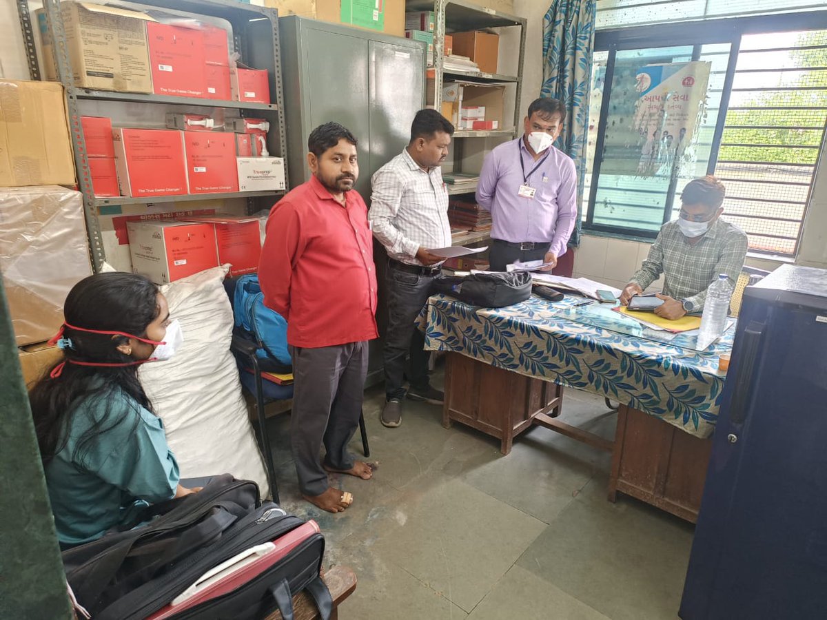 CDHOMeh's tweet photo. જીલ્લામાં રાષ્ટ્રીય ક્ષય નિયંત્રણ કાર્યક્રમ અંતર્ગત (STDC) રાજ્યકક્ષાએથી આવેલ #internalevolution ટીમ દ્વારા જીલ્લાના તાલુકામાં પ્રા.આ.કે, આયુષ્યમાન આરોગ્ય મંદિર તેમજ ટીબીના દર્દીની ગૃહ મુલાકાત કરી જરૂરી ચેક લીસ્ટ ભરીને આરોગ્ય વિષયક સુધારણા બાબતે વિશેષ માગૅદશૅન આપેલ #TBMuktBharat https://t.co/8hQXrclXx2