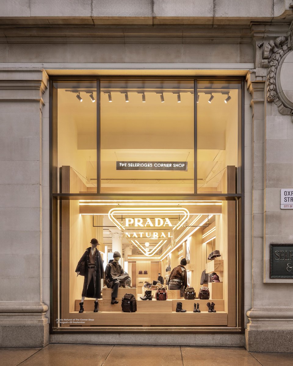 PRADA 店舗外観 アートフレーム 楽天市場】アートパネル ブランド プラダ PRADA Sサイズ
