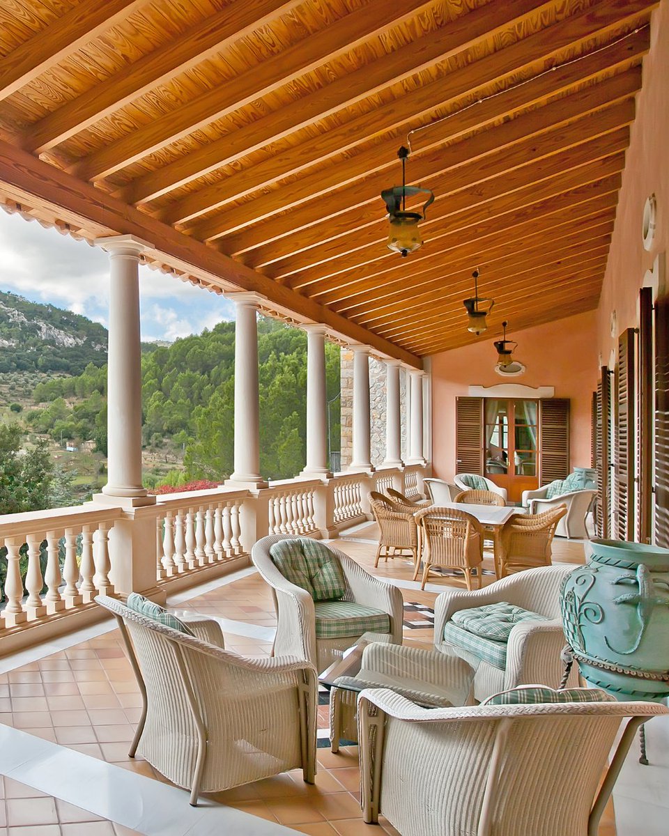 Discover Son Serralta: a stunning estate in Mallorca’s Tramuntana mountains. 🌄 66 hectares, 4,000 m², 10 bedrooms, 16 baths, and timeless elegance await! Currently listed for €24,000,000. 🔗 Tap to explore: ev-link.de/AJvU50WO4Wa