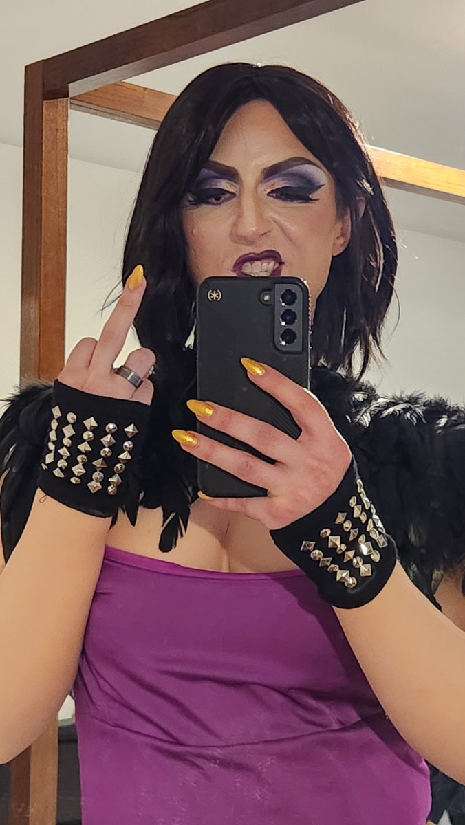 DattosDestiny's tweet image. entered the baddest bitch alive competition (i was DQ'd because i did not pre-register for the event)