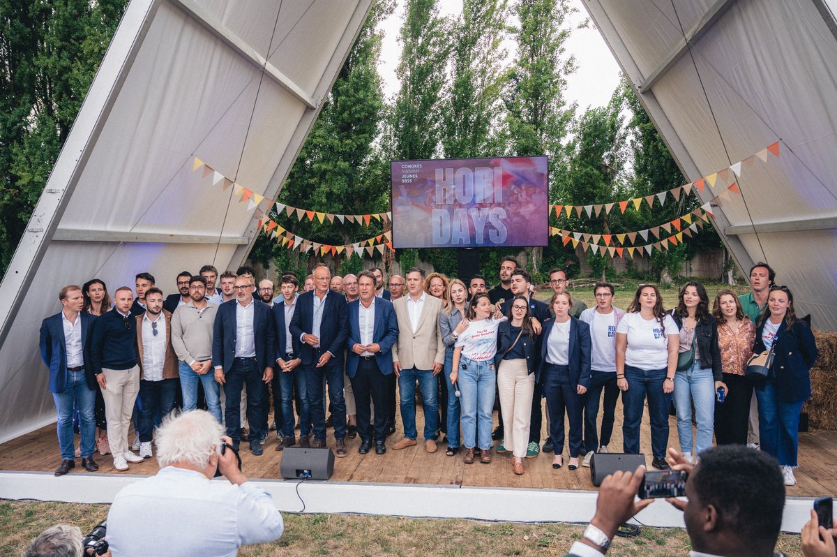 HorizonsJeunes's tweet image. « Il vous reviendra d'être des piliers de la démocratie française. » @EPhilippe_LH 

Vous pouvez compter sur nous ! 🤝

#Horidays, première édition.