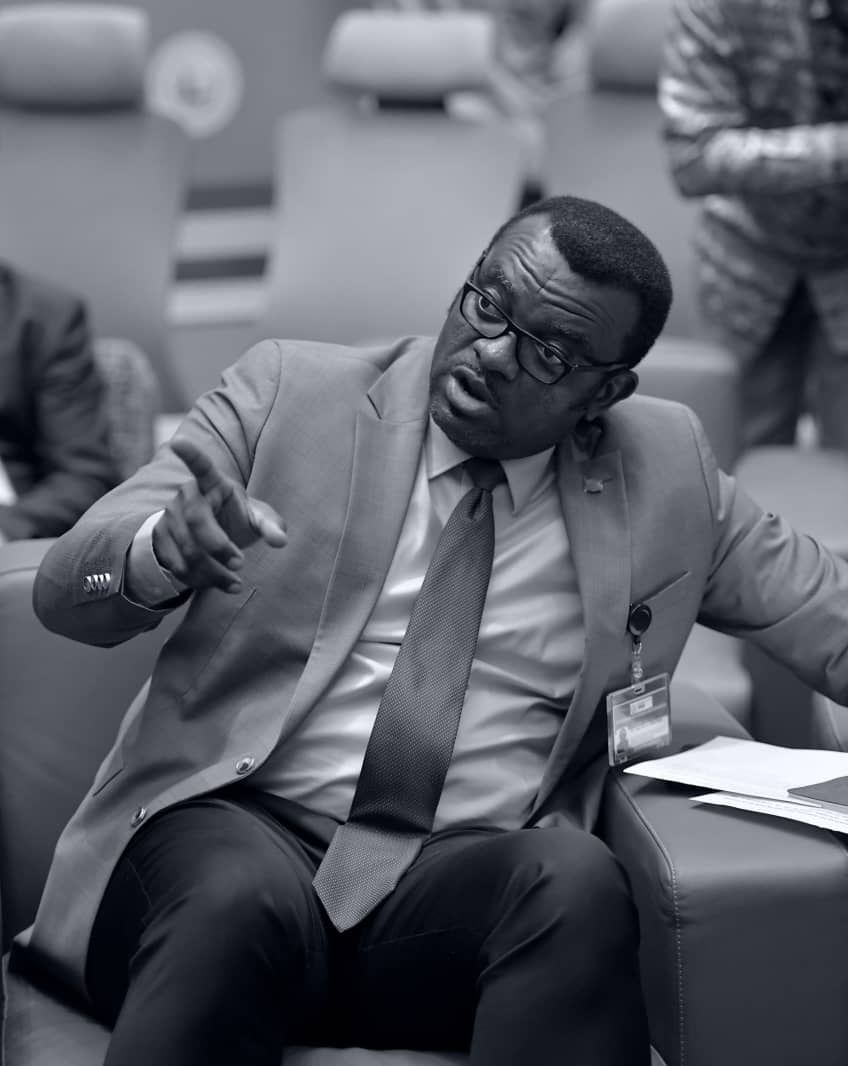 JONATHAN MONGOMBE 🇨🇩 (@joekmong) on Twitter photo Septembre marque la dernière ligne droite de l’année.
Trois mois pour transformer l’intention en victoire.  
C’est le moment de rester concentré, d’agir avec détermination. Chaque jour compte. L’année n’est pas finie : va jusqu’au bout.  
#Motivation #Focus #LobiEkolekaLelo Septembre marque la dernière ligne droite de l’année.
Trois mois pour transformer l’intention en victoire.  
C’est le moment de rester concentré, d’agir avec détermination. Chaque jour compte. L’année n’est pas finie : va jusqu’au bout.  
#Motivation #Focus #LobiEkolekaLelo