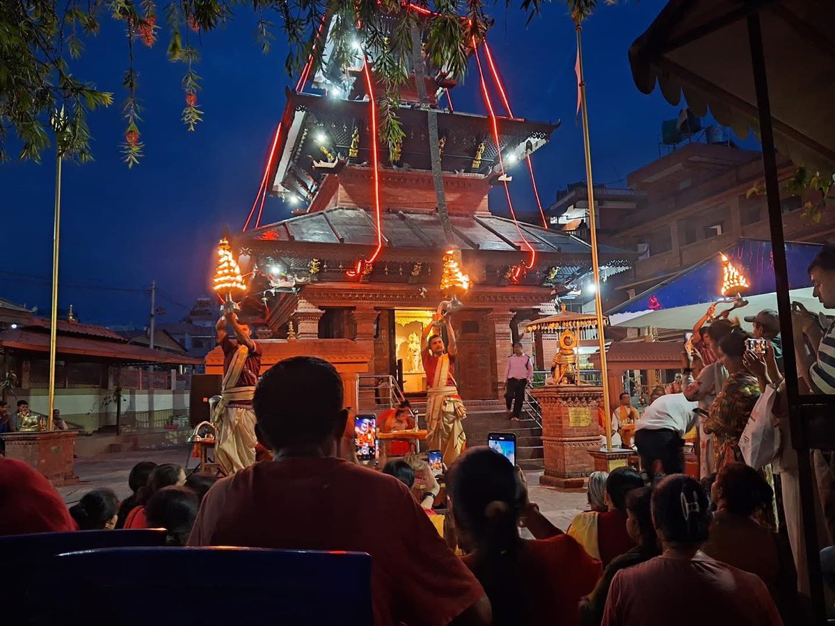People enjoying Sandhya Aarati at Rammandir, Pokhara. ❤️🕉️ 

Pic. Sohan Acharya