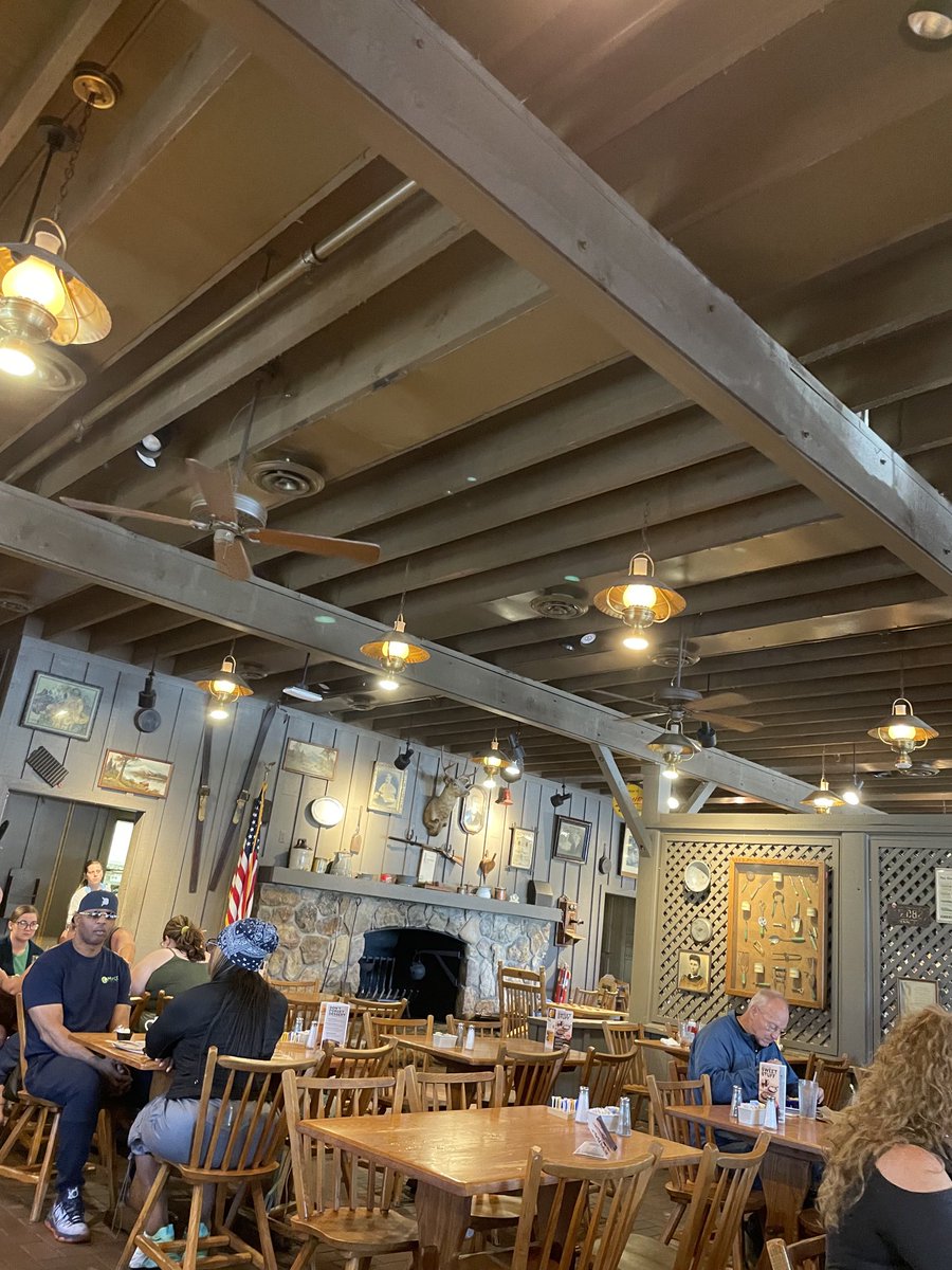 1946CSH's tweet image. Today September 1st ate at Cracker Barrel in Perrysburg, Ohio!  It’s not changed except the menu has new logo🤬
