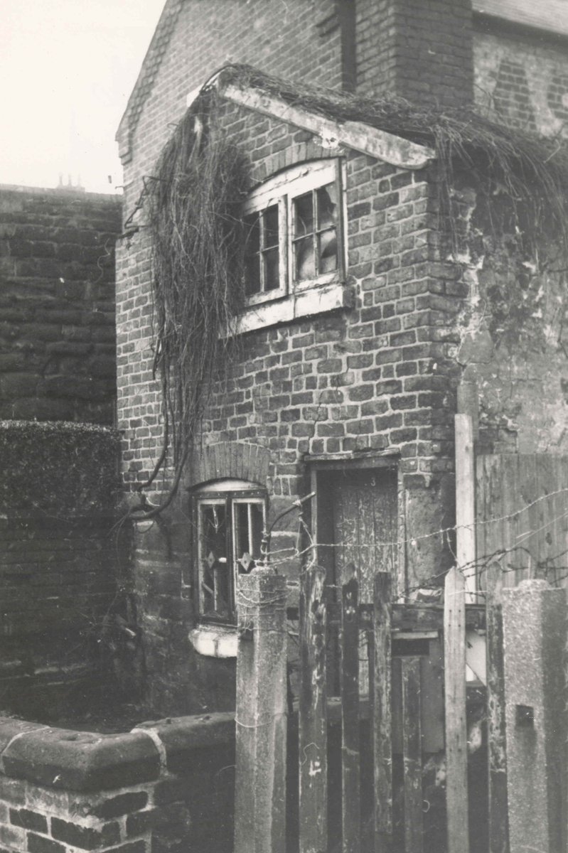The August Photograph of the Month from the History Hub is this view of a cottage in Haswell's Yard, Frodsham Street, Kaleyards, #Chester. The date of the photograph is unknown. The image was first shown on 21 August, and received 21 likes and eight shares.