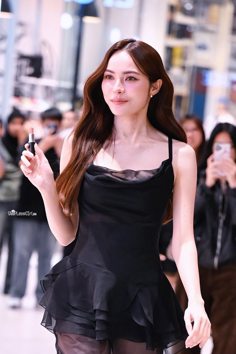 sleeplessgirl_'s tweet image. คนสวยขาาาาาา🫠

#MACLipStylingXCharlotte 
STYLE YOUR LIPS MAC W CL
#ชาล็อตออสติน #CharlotteAustin