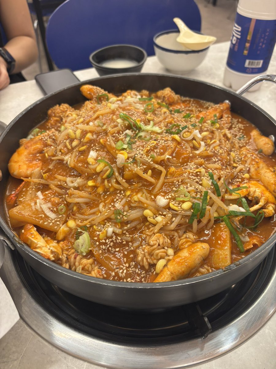 pogsdiary's tweet image. 칼국수와 가오리찜 렛스고