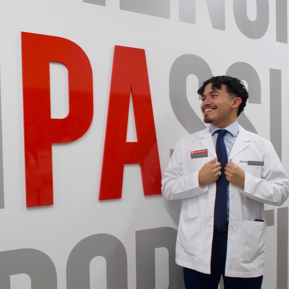 Vlexis_n's tweet image. Update, white coat season