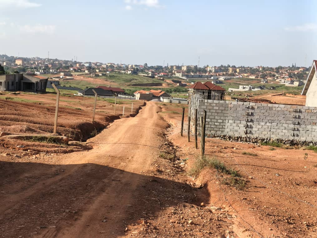 shukranproperty's tweet photo. HOT PLOT FOR SALE
Located at #Seeta Town Namiryango road
50ft by 100ft~ #13Decimals
Good neighborhood, power and water available
Selling Price at #38m Ugx
0706592177 https://t.co/Lc0vSXu4Ek