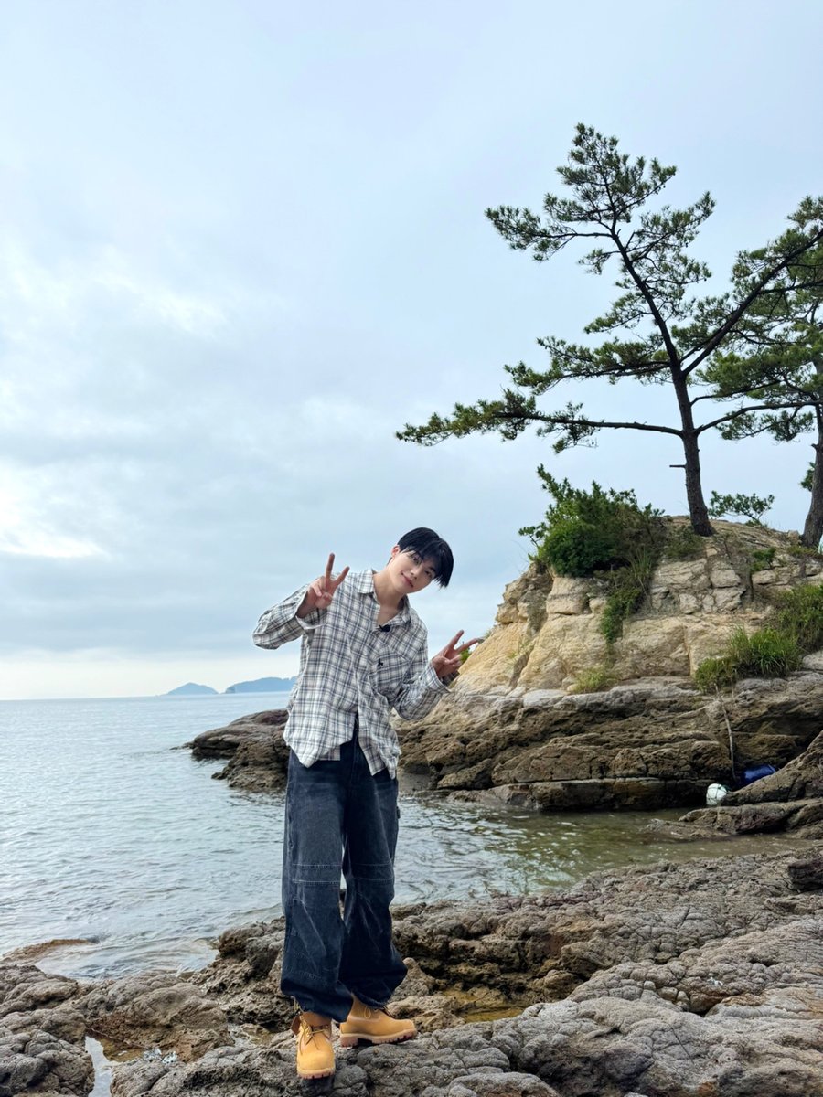 _𝗭𝗘𝗥𝗢𝗙𝗢𝗖𝗨𝗦

이 비주얼로 바다 속 들어가면....
세상 모든 물고기 &amp; 해조류 다 모이죠🐟🦐🦈🌊

#ZEROBASEONE #ZB1 #제로베이스원 
#PARKGUNWOOK #박건욱