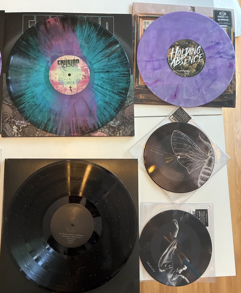 some of my current favourites ❤️
+ my Tsunami Sea glitter one but it’s so hard to capture with the camera 💔