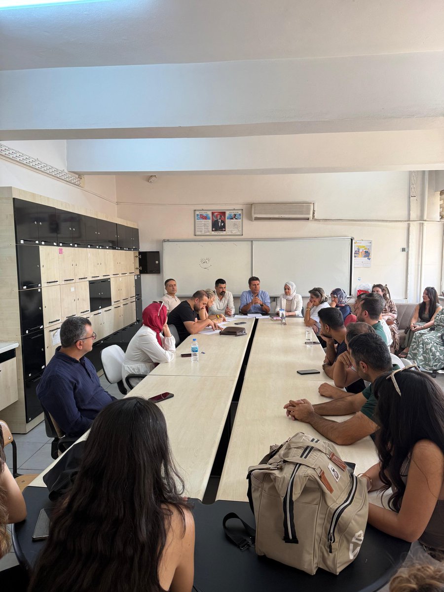 Bismil Atatürk Anadolu Lisesi olarak, Sayın Bakanımız <a href="/Yusuf__Tekin/">Yusuf Tekin</a> hitaplarıyla birlikte yeni Eğitim öğretim yılımızın sene başı öğretmenler kurulunu toplantısını gerçekleştirdik. Hayırlara vesile olması dileğiyle.   <a href="/Diyarbakirmem/">Diyarbakır İl Millî Eğitim Müdürlüğü</a> <a href="/bismilmem/">Bismil İlçe Milli Eğitim Müdürlüğü</a>