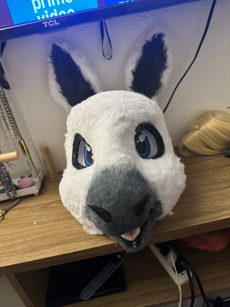 Hojozilla's tweet photo. Check out this head I’m working on! All that’s left is the lovely hair! 🐴 Emile the horsie is almost ready! https://t.co/bBN0o4Bnzu