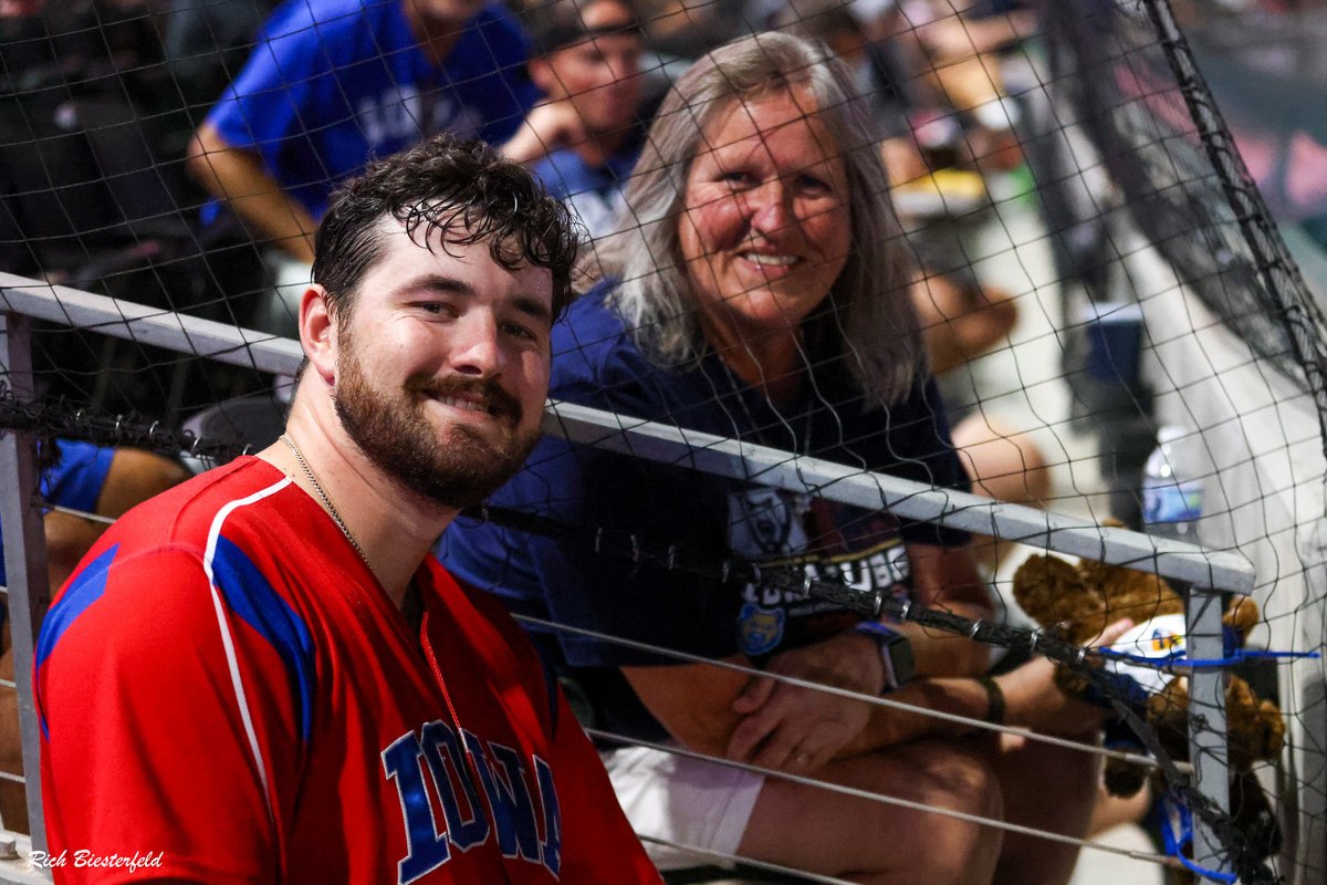 Thanks ⁦<a href="/biest22/">Rich Biesterfeld</a>⁩ for the picture Saturday with the birthday boy!