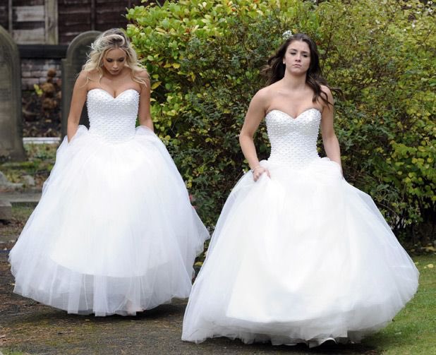 They walked so Swarla could fly 🤣 🤣 The OG lesbians in Corrie! I had great fun writing their wedding back in 2011 🏳️‍🌈