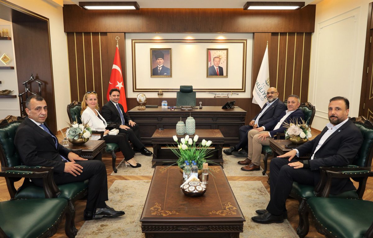 AliErogllu's tweet photo. İYİ Parti Heyetinden  @haliliyegovtr Kaymakamlığına Ziyaret

İYİ Parti Gaziantep Milletvekili Mehmet Mustafa GÜRBAN, Genel Başkan Yardımcısı Alpaslan YÜCE, Genel Başkan Başdanışmanı İbrahim GÜZEL ve Şanlıurfa İl Başkanı Ali EROĞLU ile Genel İdare Kurulu (GİK) Üyesi Demet ALKAN TEKDEMİR,  Haliliye Kaymakamımız @mserkansahin’i  makamında ziyaret ettik.

Nazik kabullerinden dolayı sayın   Dr, Muhammed Serkan ŞAHİN’e teşekkür ederiz .

@mserkansahin 
#HaliliyeKaymakamlığı
#İYİParti
#Gaziantep
#KamuDiplomasisi
#Ziyaret @MDervisogluTR @aefakibaba @2727mmg2727 @ibrahimguzel44 @alpaslan_yuce @de_met