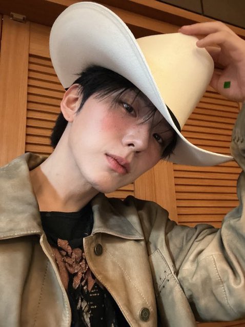 vitaminhbee's tweet photo. estoy intentando concentrarme pero kihyun KIHYUN KIHYUN https://t.co/RsUPgEYPB8