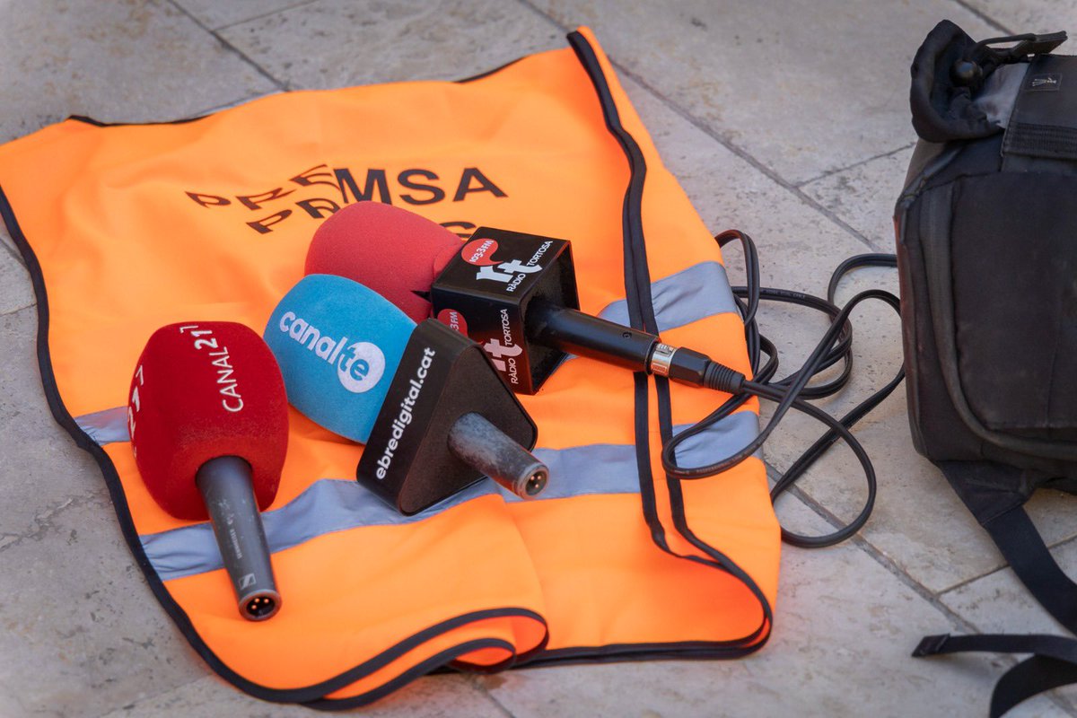 Avui ens hem sumat amb <a href="/periodistes_cat/">Col·legi de Periodistes de Catalunya</a> a l’aturada de mitjans des de Tortosa per mostrar el nostre rebuig als assassinats dels periodistes a Gaza. Sense premsa, no hi ha veritat. Reivindiquem un periodisme lliure i que expliqui el que veu en aquesta guerra.