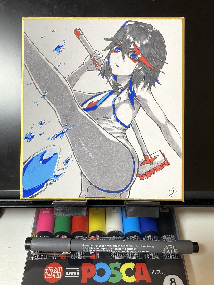 色紙完成した！
コピックとポスカで描いた

火曜の夜にBOOTHで通販を開始する予定

コミケで頒布したイラスト本・アクスタとこの色紙を出品するよ