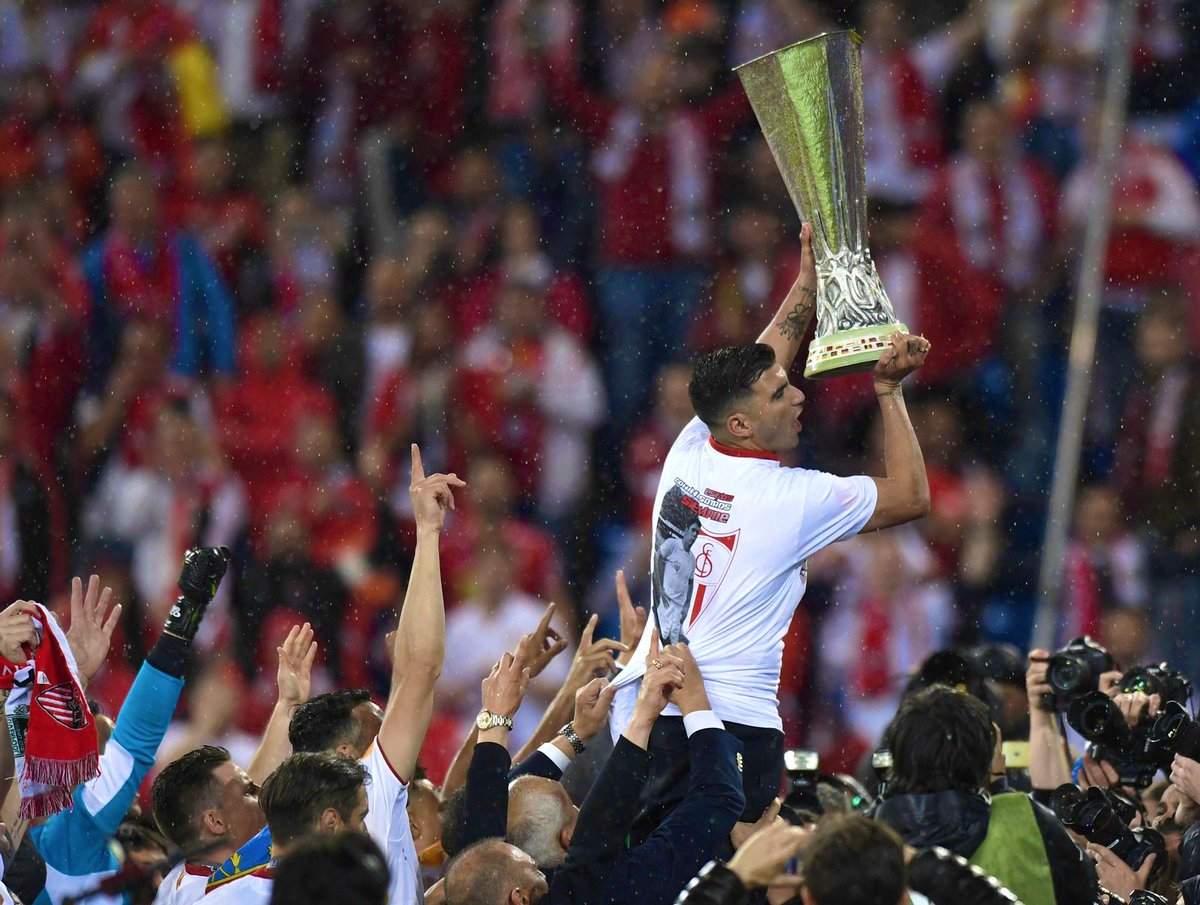 Te fuiste siendo un niño del club de tu vida para salvarlo de la ruina, después volviste de nuevo para hacerlo campeón. 

Tu legado es para siempre y tu recuerdo será eterno. 

José Antonio Reyes Calderón, leyenda de Nervión ❤️