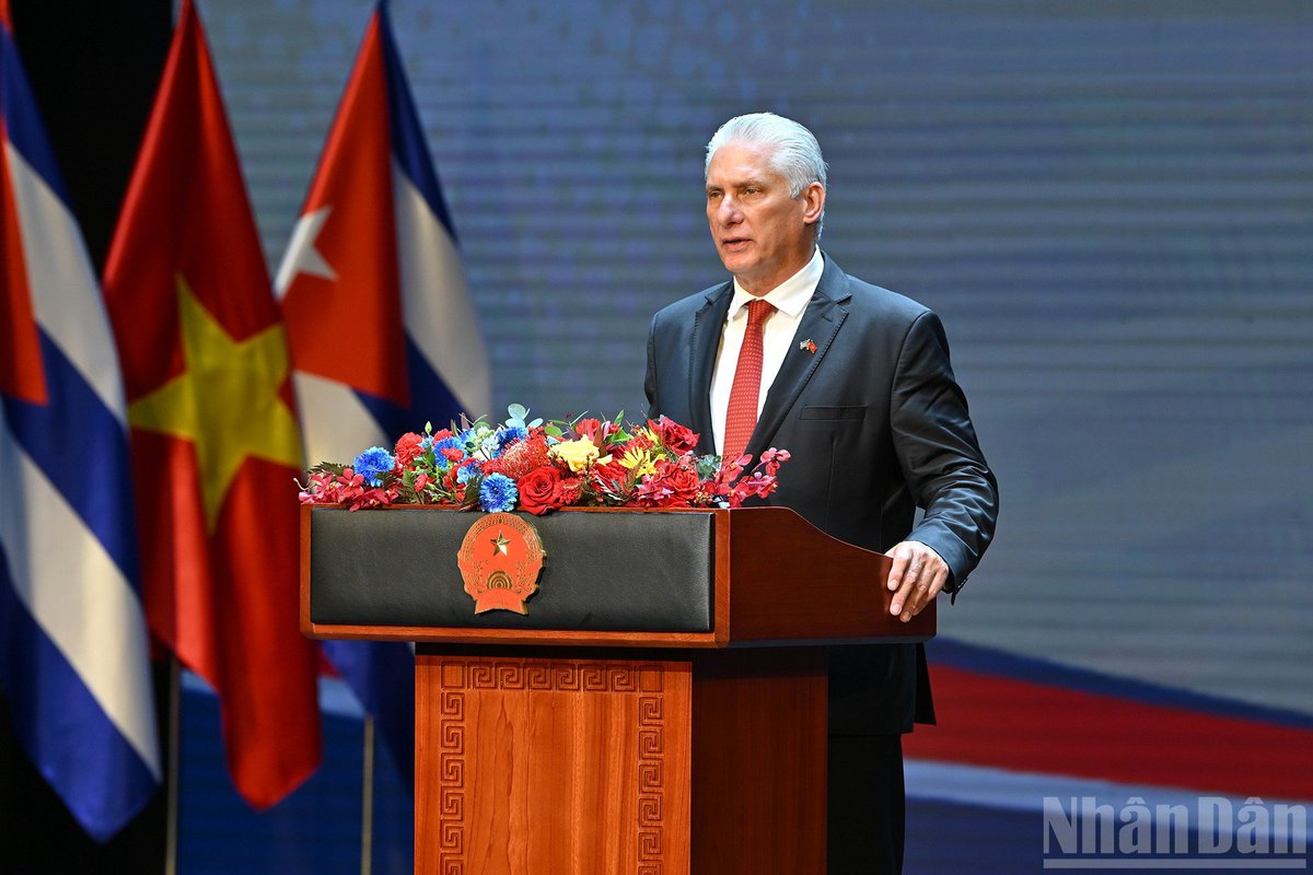 Entre Vietnam y Cuba se ha forjado una relación tan excepcional, que ha superado las pruebas del tiempo y se ha convertido en referencia obligada de amistad y cooperación, particularmente en tiempos de enormes desafíos para la paz.

<a href="/DiazCanelB/">Miguel Díaz-Canel Bermúdez</a>