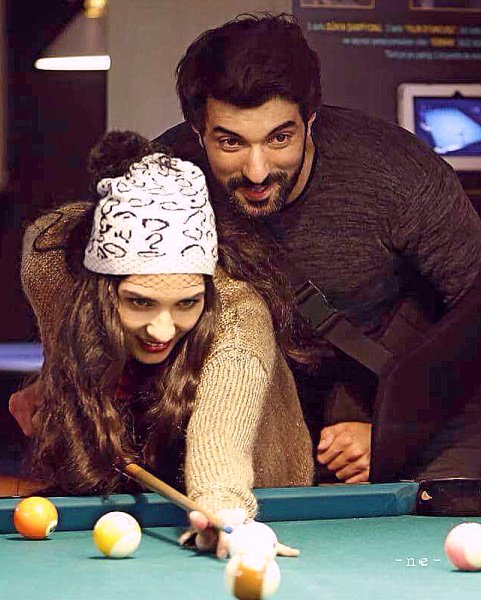 االحياة كالبلياردو ( Billiard )  .. 
علينا إصابة الأهداف دائماً .. والتخطيط للمستقبل ..!