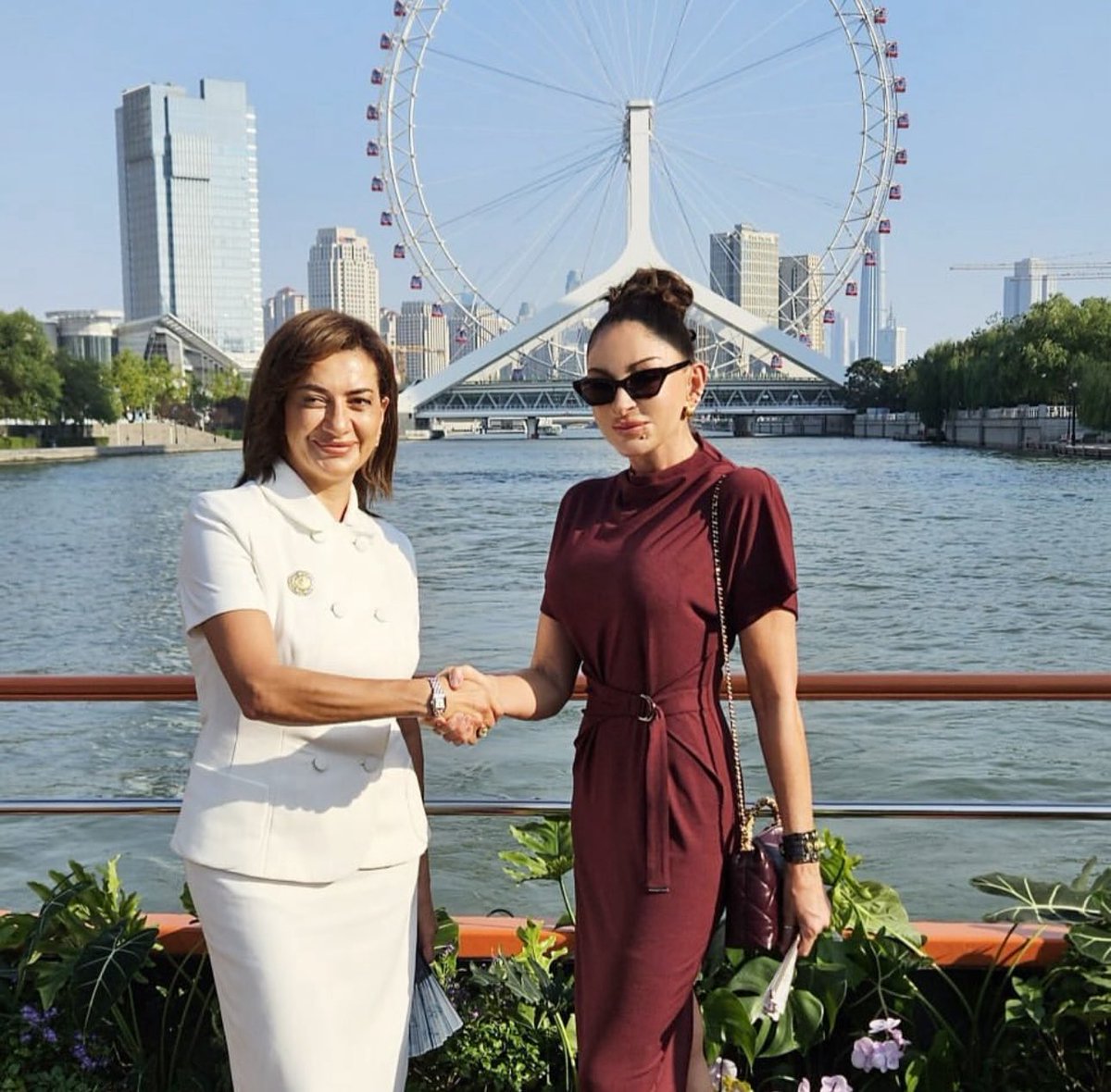 BloggerSuleyman's tweet image. For 7 years I have been saying that the peoples of Armenia and Azerbaijan should live together and there should be no war. But the Azerbaijani government called me a traitor and someone financed by Armenians. What now? @1VicePresident @NikolPashinyan