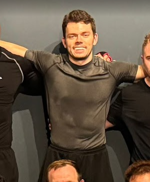 codinginflow's tweet image. It&apos;s idiotic to neglect your health to hyper-focus on some project or startup

Even if you make it, you won&apos;t be able to enjoy the fruits of your labor when you&apos;re in constant pain

Fitness is a non-negotiable for every human