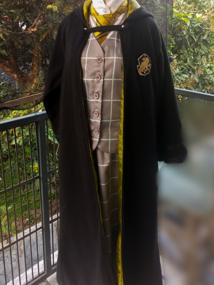 My uniform just got finished! 🤍🤎 Do I still have time before the Sorting Ceremony? 👀 Hopefully I don’t get attacked by dragons...

#BackToHogwarts #BackToHogwarts2025 #HogwartsLegacymc  #HogwartsLegacy