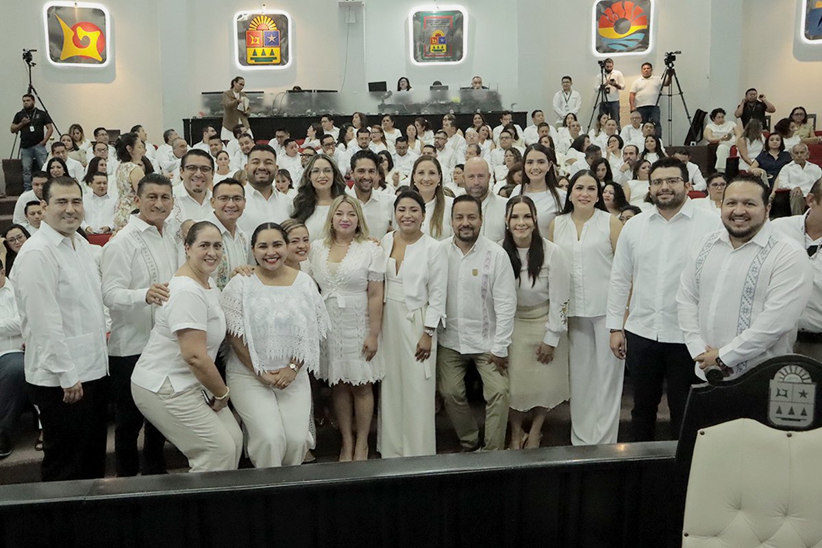 #Boletín | Integrantes del Pleno del <a href="/TEQROO_Oficial/">Tribunal Electoral de Quintana Roo</a> asistieron a la toma de protesta de las Magistradas y Magistrados del Tribunal Superior de Justicia, del Tribunal de Disciplina Judicial, así como de las Juezas y Jueces del <a href="/PJEQuintanaRoo/">Poder Judicial Estado de Quintana Roo</a>. goo.su/fLmpQ