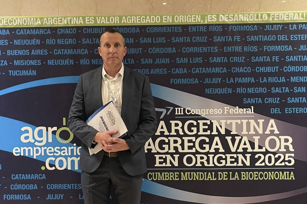 📈 El Congreso Federal ‘Argentina Agrega Valor en Origen’ reunió a más de 300 líderes de todo el país.
Por San Luis participó el director de Comercio y Servicios, Sebastián Mohr.