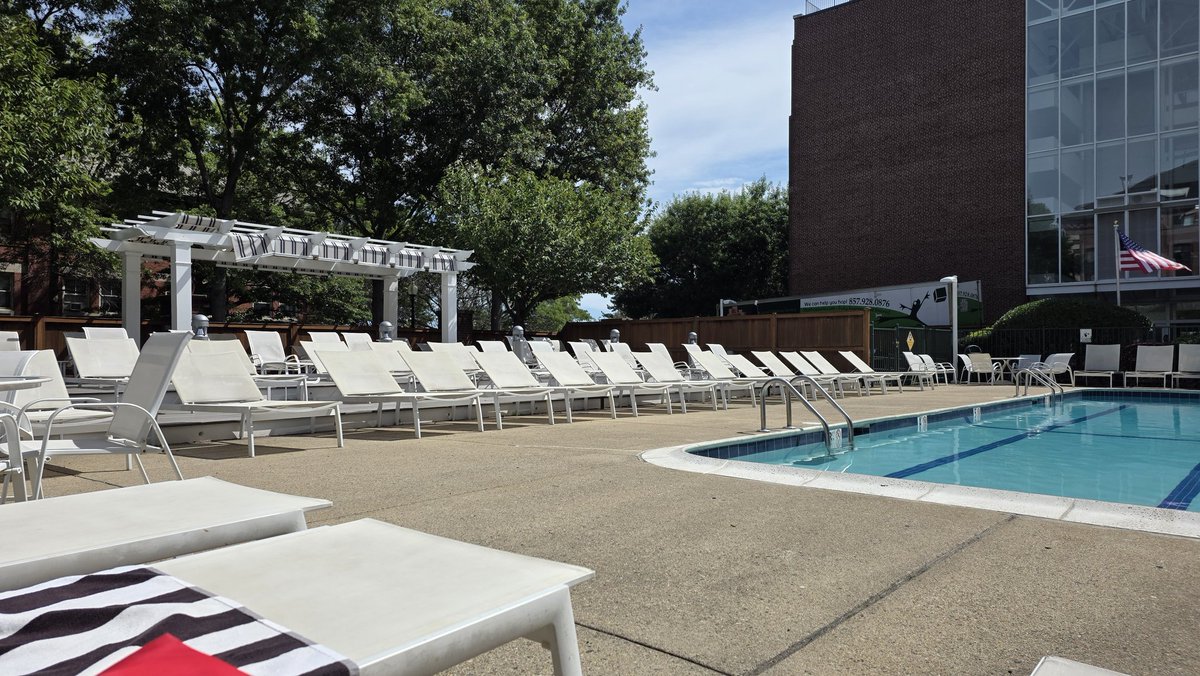 It's noon on Labor Day and I have the pool to myself...