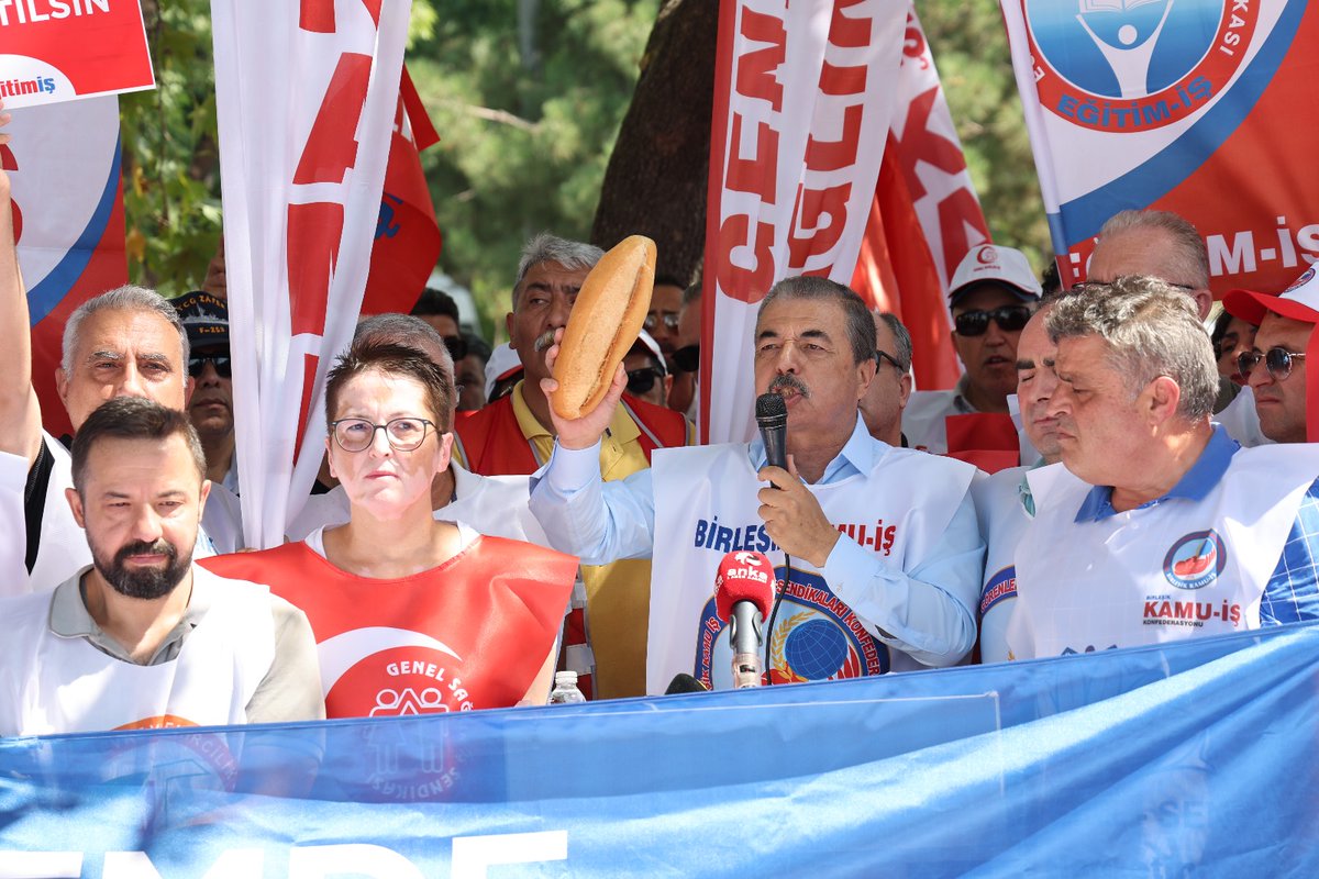 Toplu Sözleşme Masasındaki irademizi büyütüyoruz, Yoksulluk sınırı altında yaşamayı kabul etmiyoruz!
#MemurlaraMaasReformu
#KamuİşVar
<a href="/kamuiskonf/">Birleşik Kamu-İş Konfederasyonu</a>