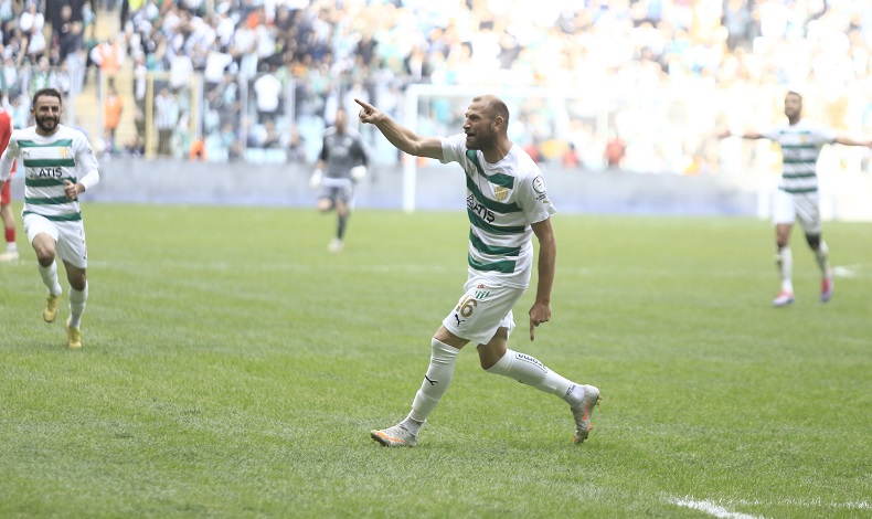 Bursaspor orta saha oyuncusu Sedat Cengiz ile karşılıklı anlaşarak yolların ayrıldığını duyurdu.

linehaber.com.tr/bursaspordan-s…

#Bursaspor  #sedatcengiz