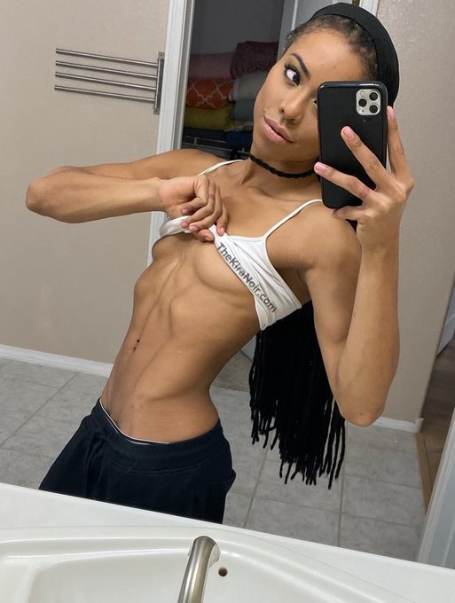 1 pic. 2025 me could beat up 2020 me https://t.co/7Opo1YZKmE