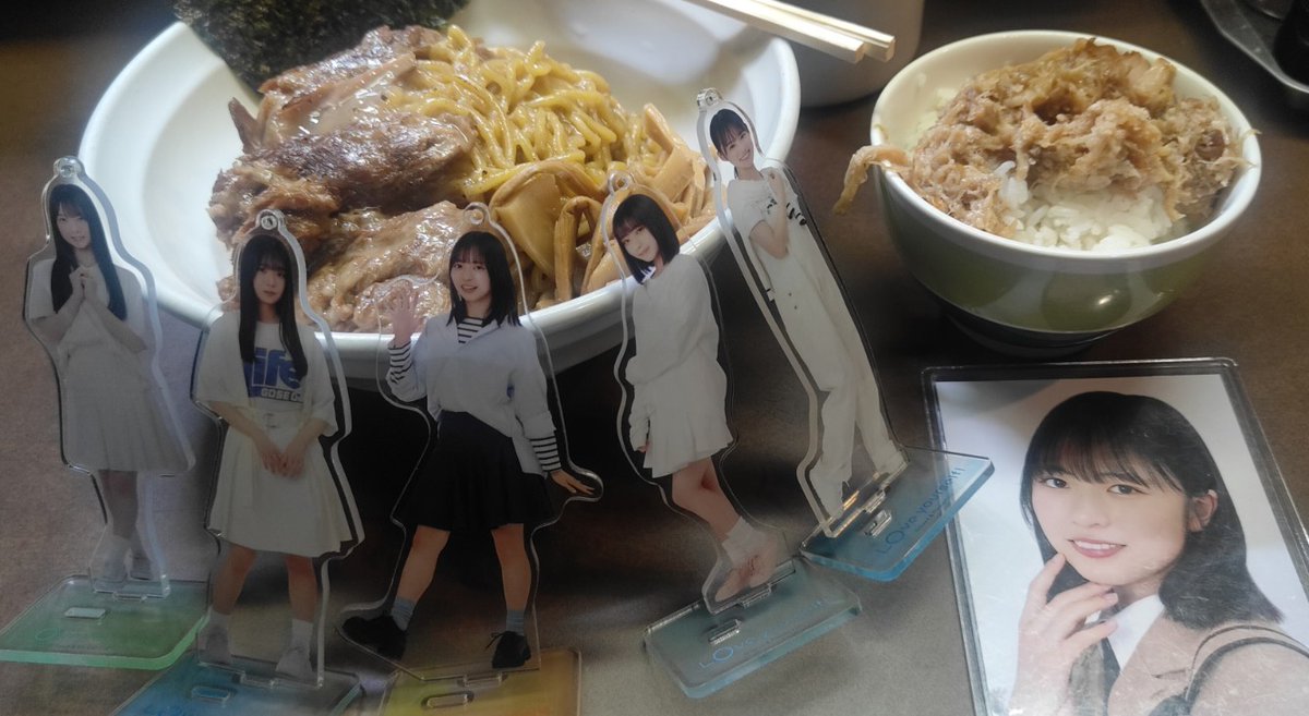 東京とんこつらーめん 龍
ソーキ油そば
ちゃめし

どっしりもどっしり、これが本来の油そばなのか、背脂ドーンこってこて、胃に強烈なボディブロー叩き込んできます
ジャンキーの極みでめちゃウマだが、ダブチで胃もたれする人は絶対食べたらあかんで
ちゃめし（チャーシューご飯）もどっしり美味也