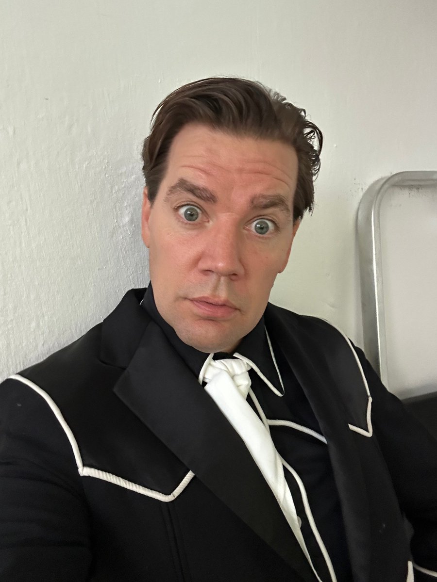 "Mick Jagger told me to not buy a boat, borrow a friend’s...  since it’s the only advice that Mick Jagger gave to me, I want to apply it to everything in my life."

<a href="/TheHives/">The Hives</a> frontman Pelle Almqvist takes on our Life &amp; Times questionnaire:

thenewcue.substack.com/p/the-new-cue-…