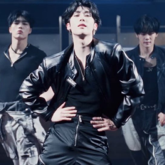 RICKY RICKY RICKY RICKY??????????? IS HE IN HEAT OR WHAT