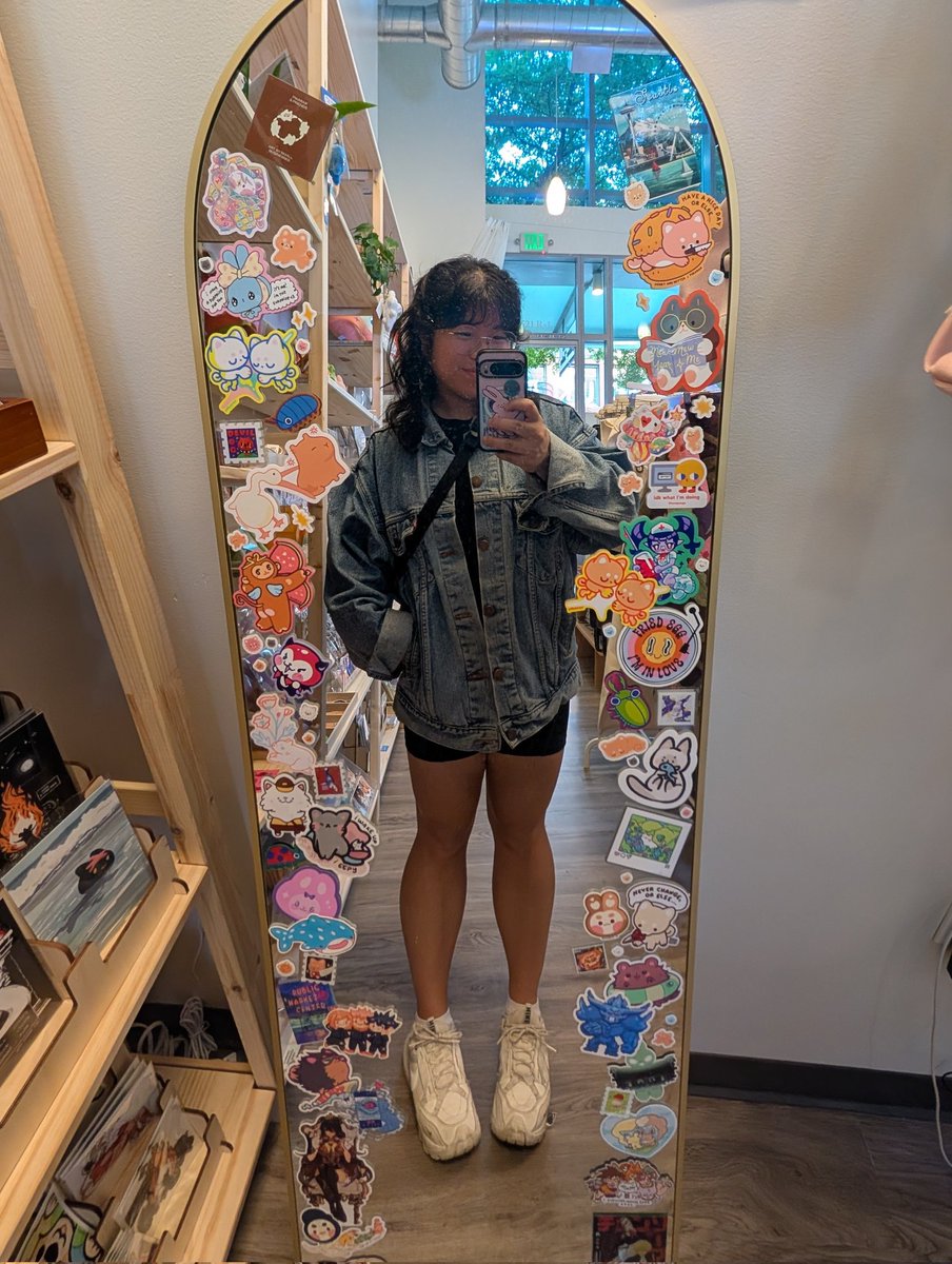 This angle got me looking taller than 5'0" lol