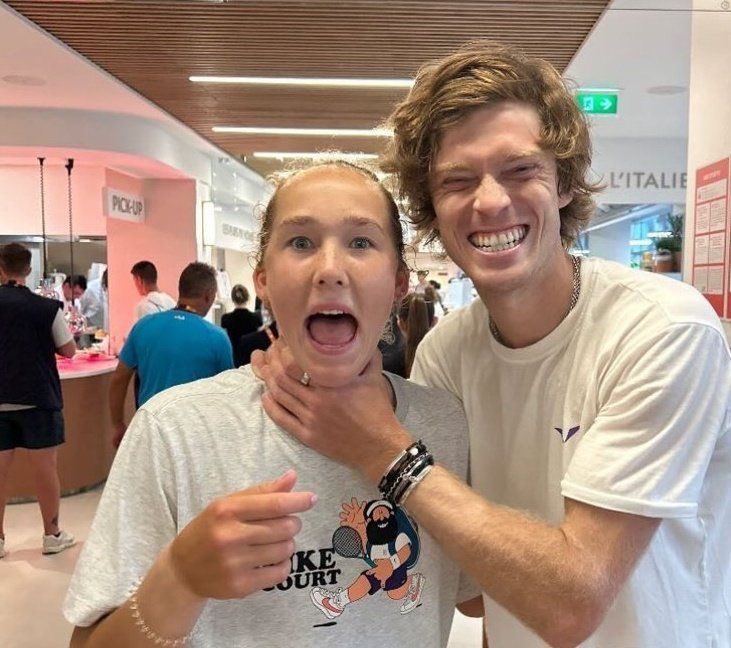 I’m so disgusted by people hating on Rubi. When you hate on Rubi, you’re hating on a mother. A mother who is raising his daughter to be a good person. A mother who, despite everything, play tennis and embraces who he is with pride. He stands as an example of strength for so many.