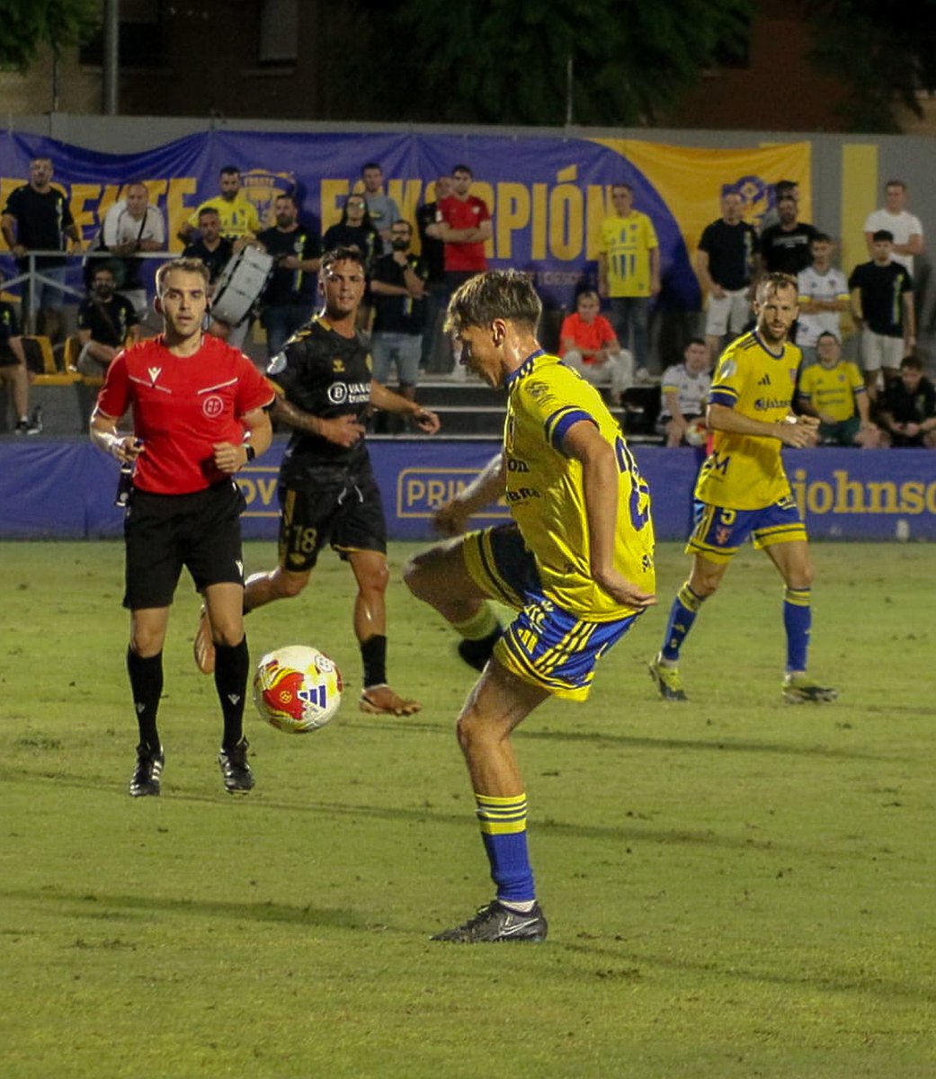 𝗗𝗘𝗕𝗨𝗧 𝗗𝗘 𝗦𝗘𝗥𝗥𝗔 🌟

Nuestro canterano tuvo la oportunidad de debutar en partido oficial con el primer equipo el pasado sábado. 🔥

¡Enhorabuena y a seguir sumando! 🔝