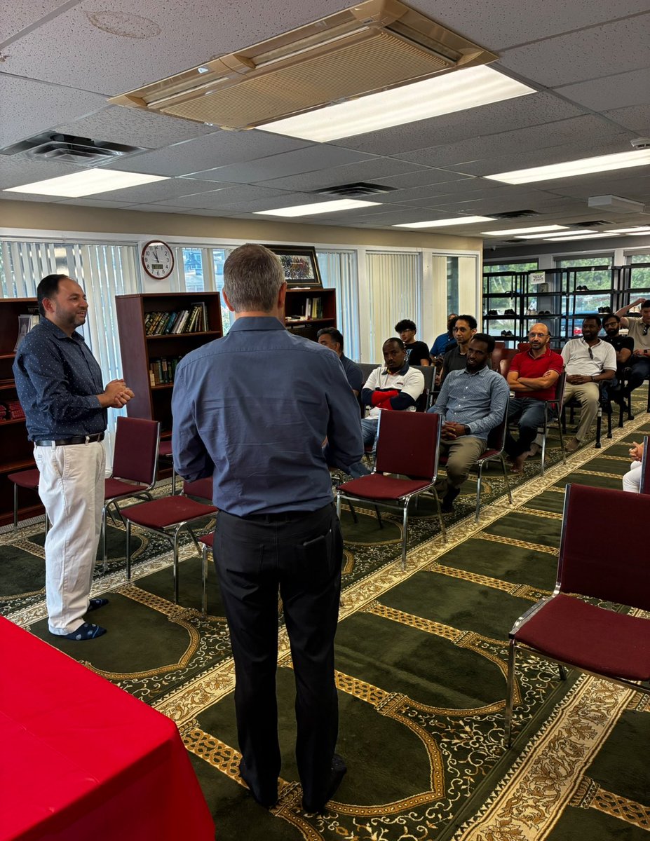 After several recent incidents, including the attack on a young woman on a bus and racist graffiti spray painted on the wall at the Stittsville Muslim Association, many members of the Muslim community are fearful about their safety. I joined Councillor Glen Gower, MP