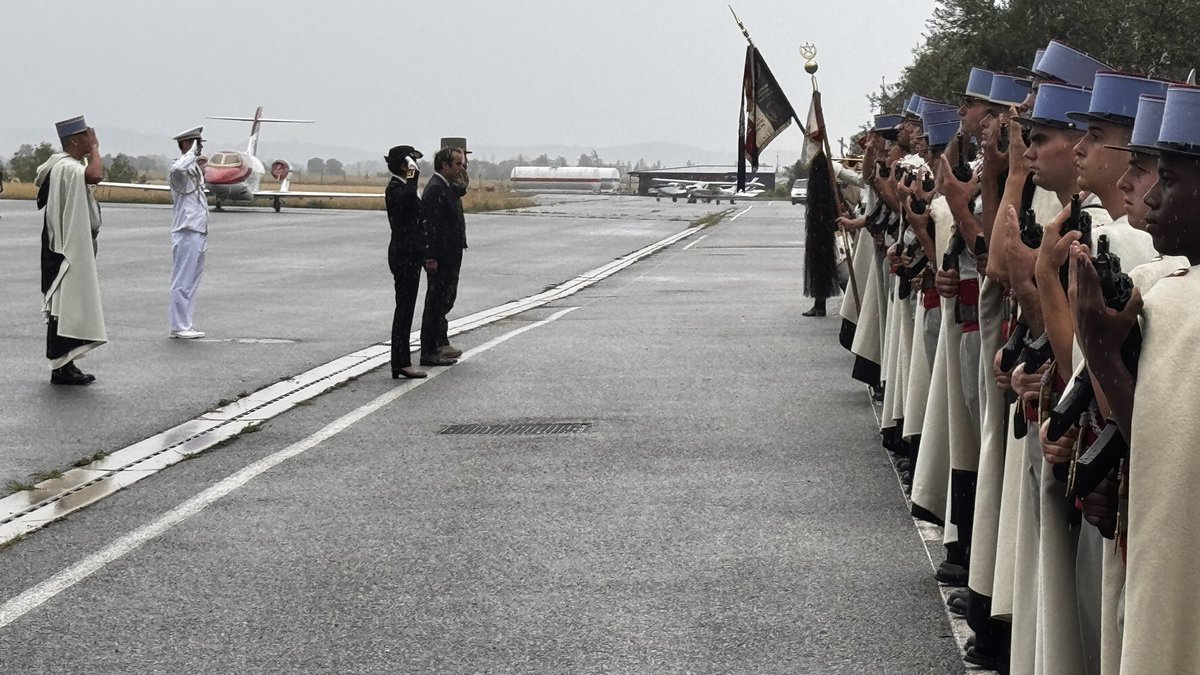 Prefet26's tweet image. #VisiteOfficielle | Visite du ministre des Armées @SebLecornu au camp d’entraînement du 1er Régiment de #Spahis à Valence.

Au cœur de la transformation de l&apos;@armeedeterre 

Au programme : démonstration dynamique des capacités de la 6e Brigade Légère Blindée qui illustre…