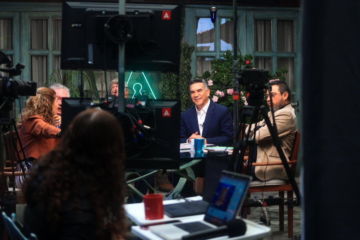 ¡Hoy en <a href="/AtypicalTeve/">Atypical TE VE</a> lo digo claro, esta lucha es por México!

El PRI es la oposición fuerte porque no se raja, porque tiene experiencia, sabe gobernar y siempre está del lado del pueblo. Morena ha demostrado ser un gobierno inepto, cínico, corrupto y cómplice. Nosotros estamos