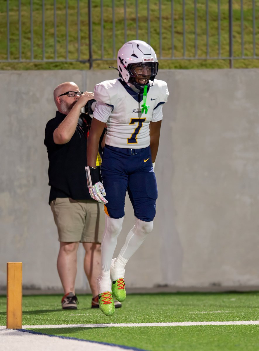 diggymc2's tweet image. Week 1 in the books! Locked and Loaded for Week 2! We back in The Berry Center on Thursday!    🎰 #SlotMachine #7 WR #PR #KR  #2027 #MWT #JuniorSznLoading @CyRanchFB @RANCHBOYSTRACK  @WRAB50 @carrier_teddy  @Coach_Ware @rashadbobino44 @J_Hines74 @Coach_Herrera76 @Coach_Wozniak…
