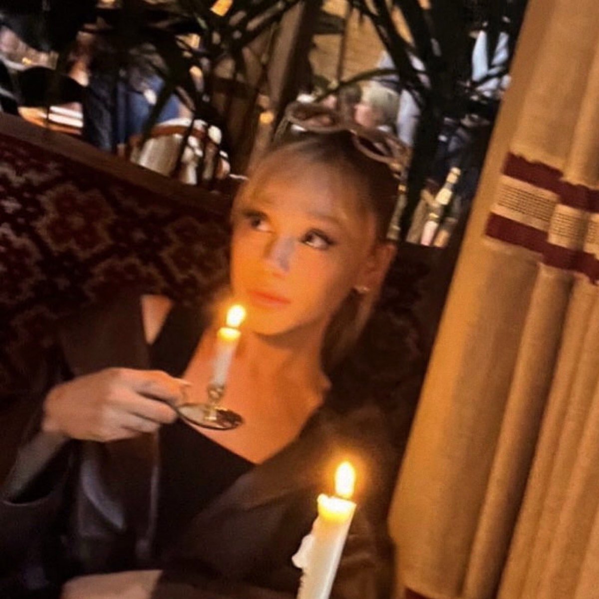 moonlightngo's tweet image. lighting a candle and manifesting tour tickets this month ♡🕯️