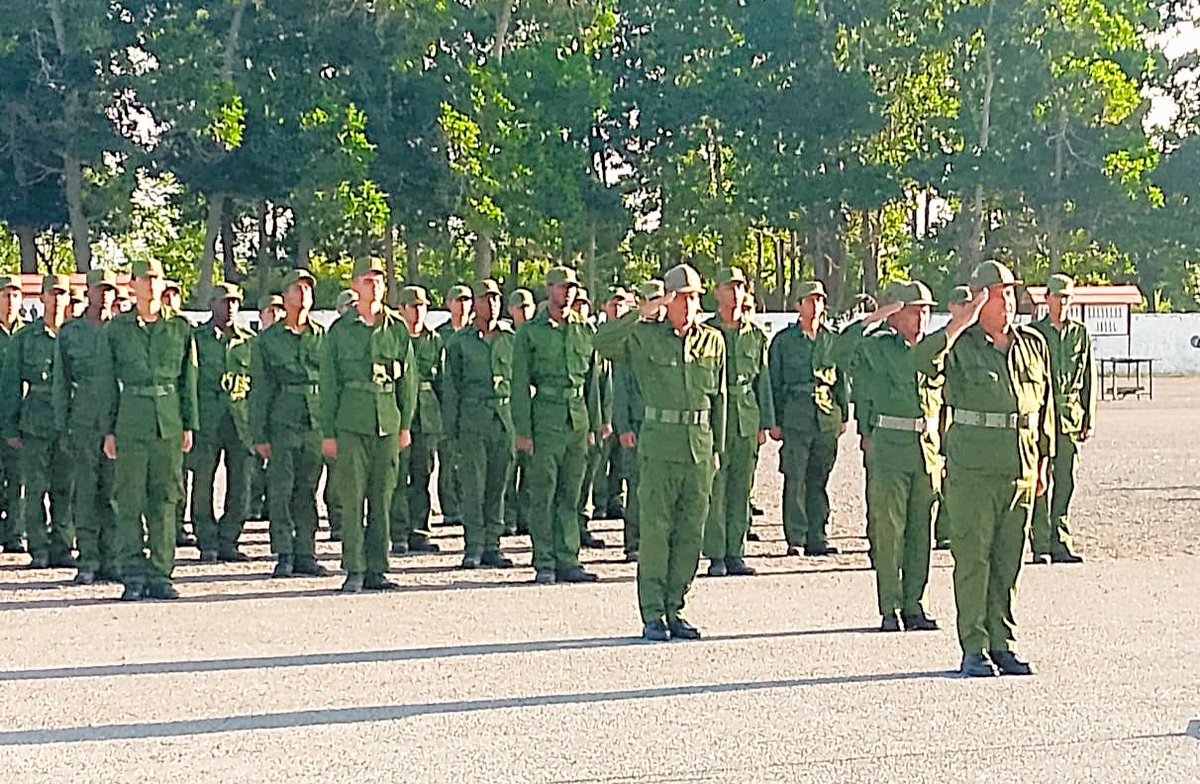 ‼️En la Región Militar de Pinar del Río se desarrolló el acto de inicio del II Período de Instrucción del APPD 2025,reafirmando el compromiso de nuestras fuerzas con la defensa de la Patria y la formación integral de sus combatientes.

#FARCuba