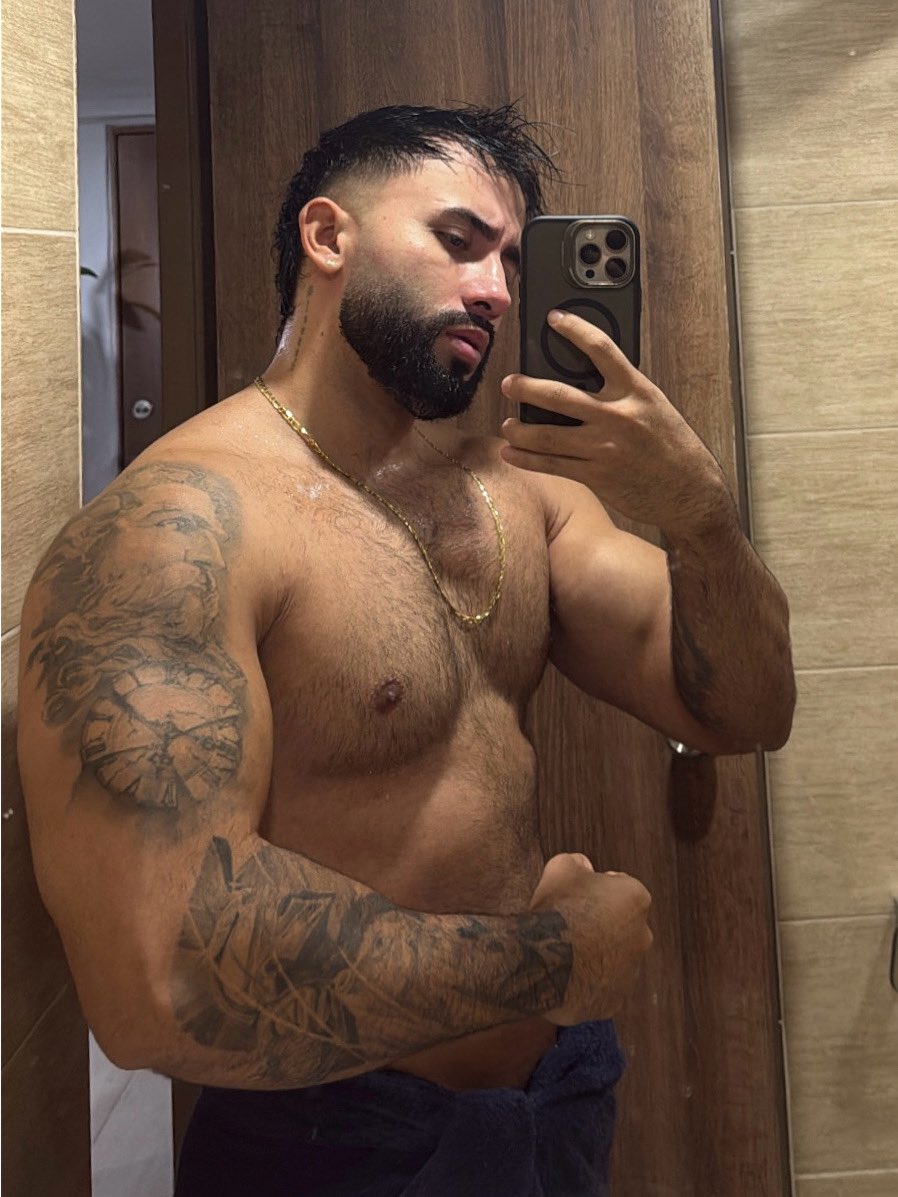 Happy beginning of the month my people, nos vemos aquí en mis páginas nuevamente. 🔥

flirt4free.com/?model=magnus-…

onlyfans.com/magnusw