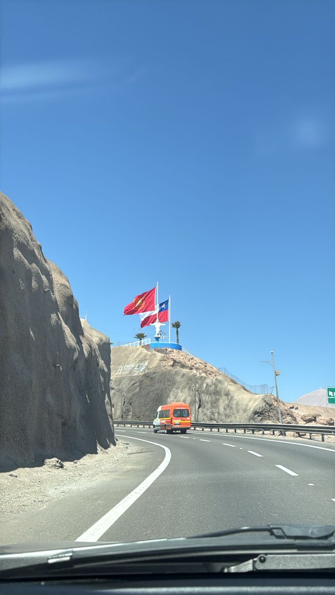 #iquique en Alto Hospicio ya flamea la bandera chilena y del Ejército